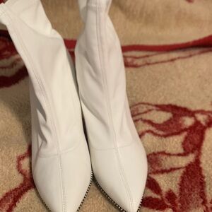 NWOT Bar III White Heeled Boots
